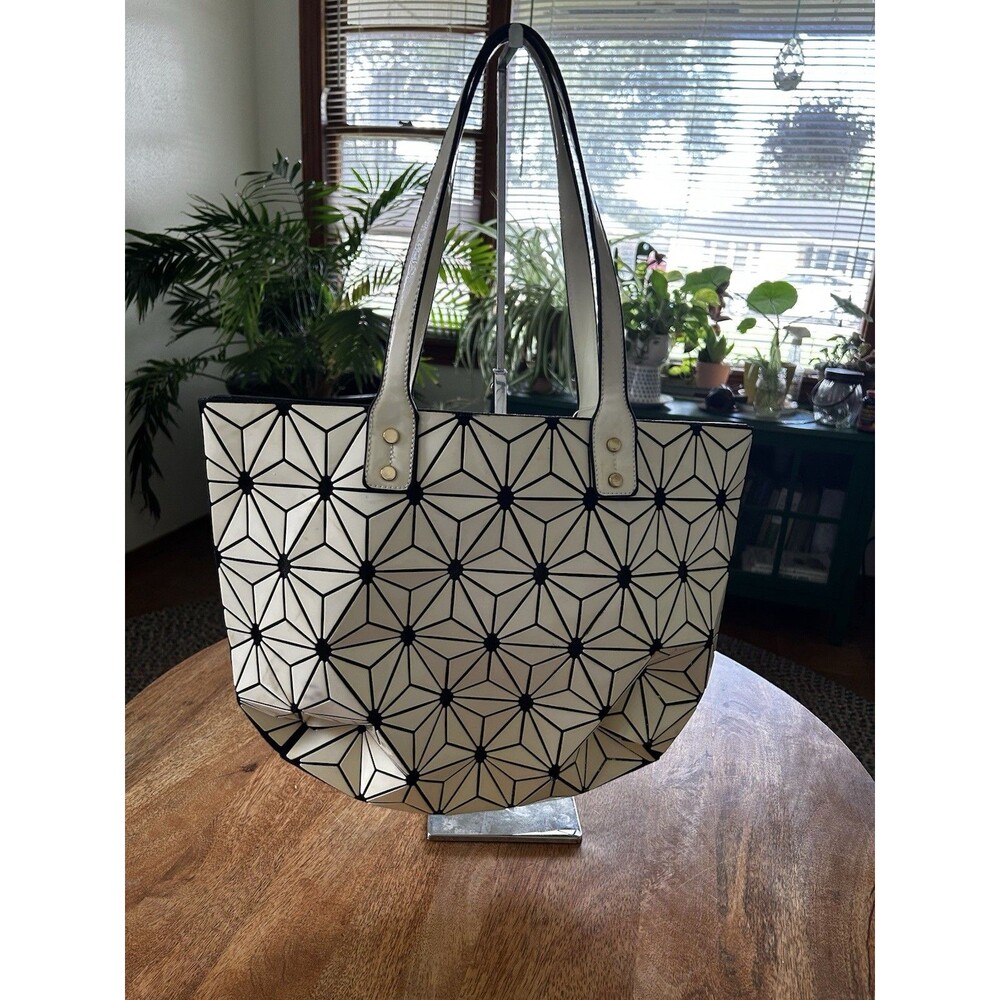 Isabelle Ivory Geometric Tile Handbag Handle Tote Multi Pocket Top Zip New - Picture 2 of 12